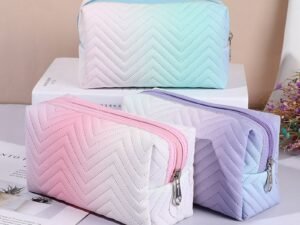 TROUSSE EN FAUX CUIRE